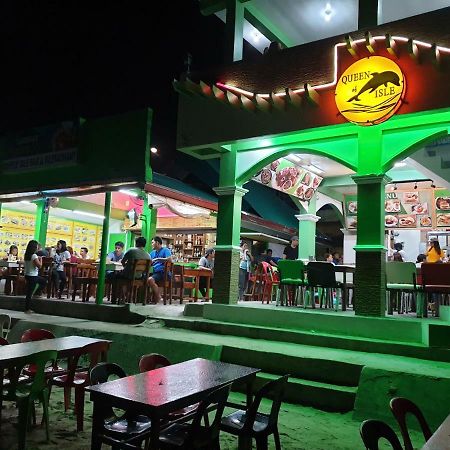 Queen Of Isle Cottages And Restaurant Puerto Galera Exterior photo